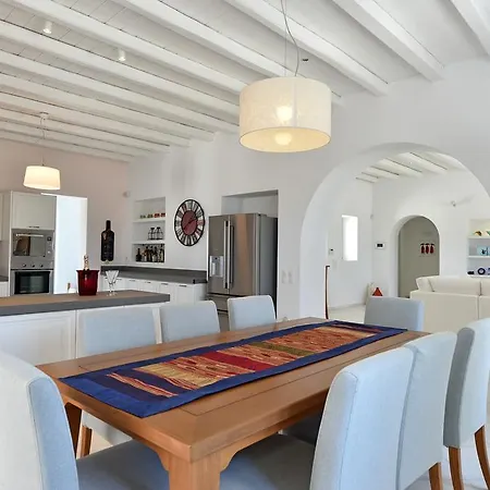 Villa Kyma Naousa (Paros)